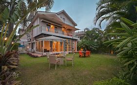 Golden Villa 4 Bhk With Private Swimming Pool Centrally Located